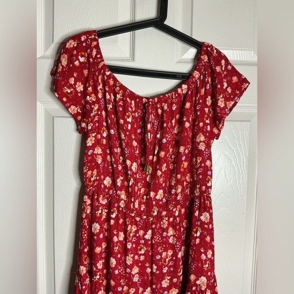 Red Sleeveless Off-Shoulder Sundress for Resort Wear - Picture 3 of 11
